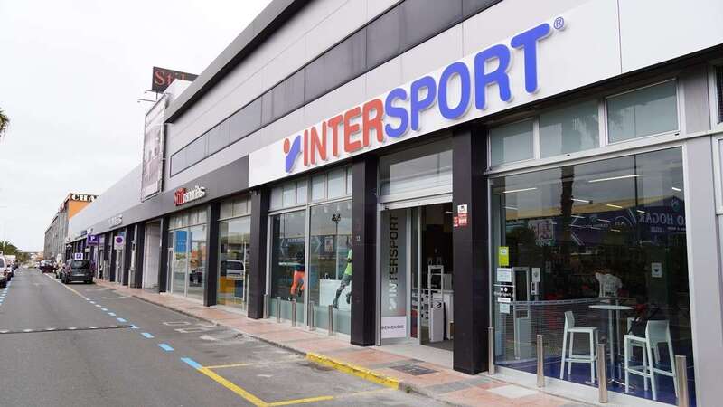Fachada de la nueva tienda de Intersport en Telde/TA.